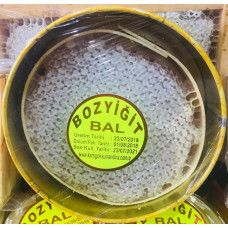 BOZYİĞİT DOĞAL PETEKLİ KARAKOVAN BALI (SÜZME+PETEK NET:1 KG)